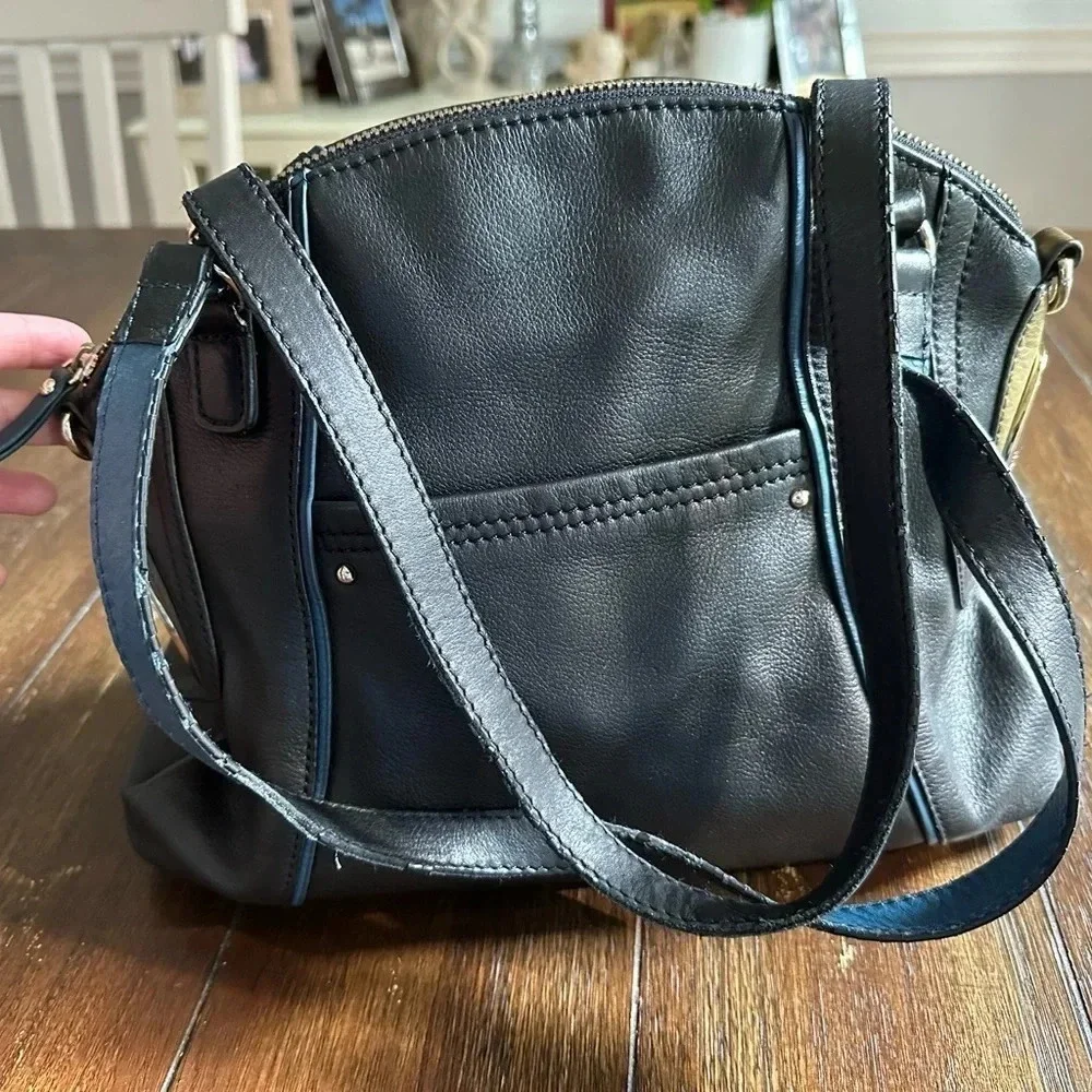 B. Makowsky shoulder bag